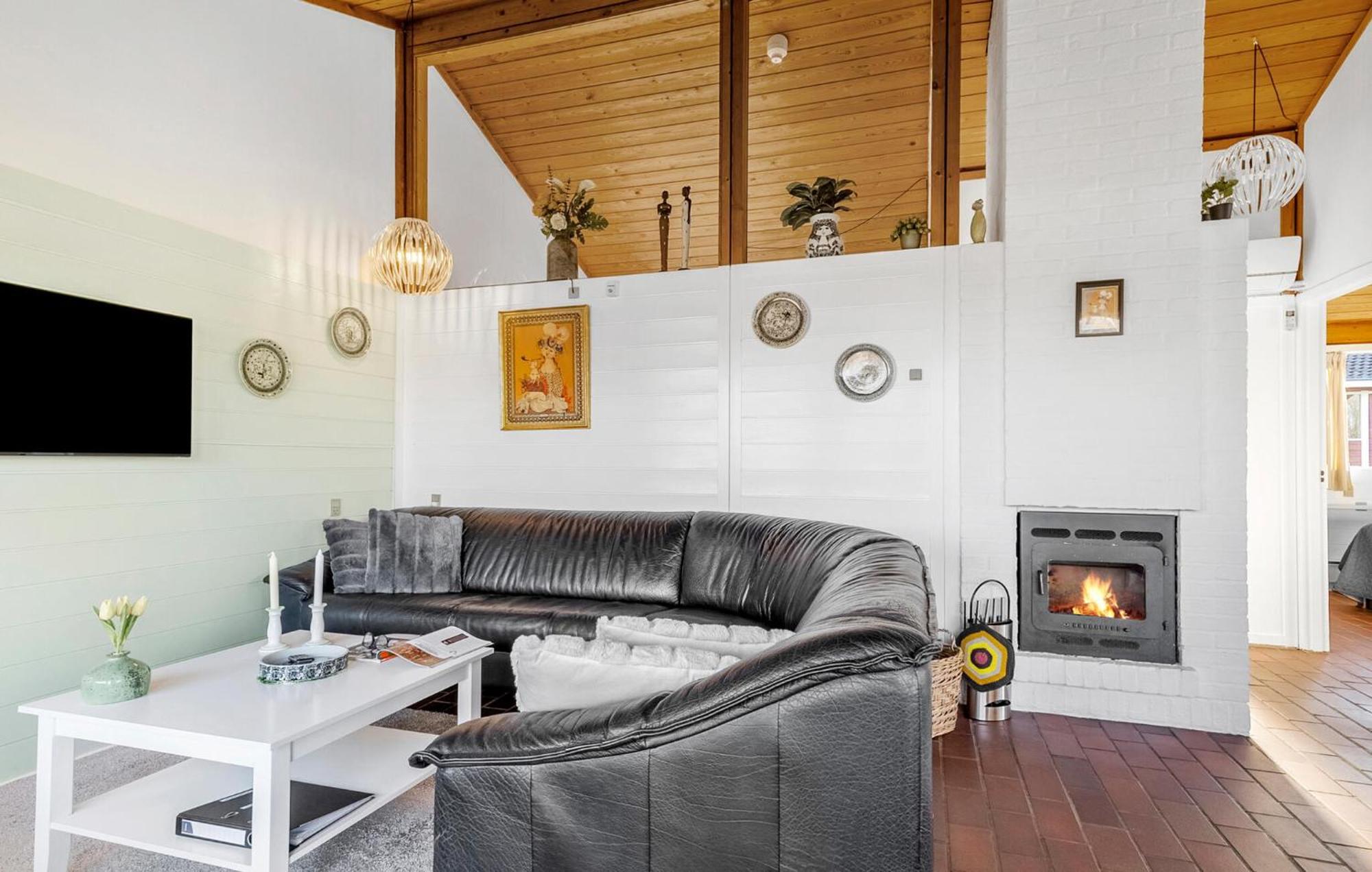 Gorgeous Home In Aabenraa With Wifi ภายนอก รูปภาพ
